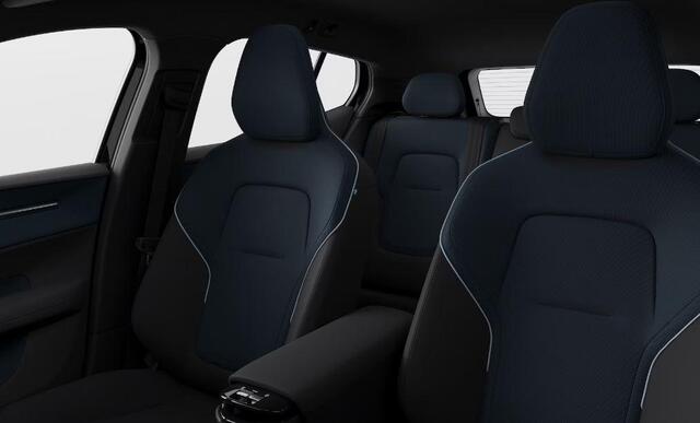 Volvo EX30 Single Motor Extended Range Plus 69 kWh 272PK / Navigatie / Camera / Adaptieve Cruise control / Harman Kardon /Getint glas