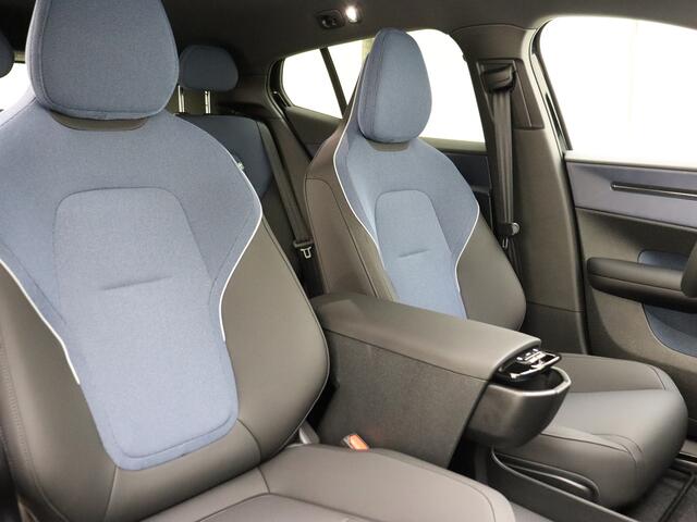 Volvo EX30 Extended Range Plus - EVERLAST / 21'' Duo spoke satin black / 2.000 km's / Eibach Verlagingsset / Getint glas / Stoel + Stuurwiel Verwarming