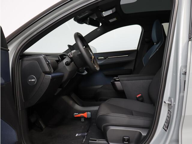 Volvo EX30 Twin Motor Performance Ultra 69 kWh / Pano. dak / Elek. verstelbare stoelen / 360 camera / Pilot assist /