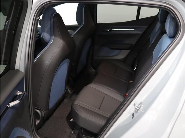 Volvo EX30 Twin Motor Performance Ultra 69 kWh / Pano. dak / Elek. verstelbare stoelen / 360 camera / Pilot assist /