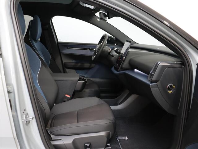 Volvo EX30 Twin Motor Performance Ultra 69 kWh / Pano. dak / Elek. verstelbare stoelen / 360 camera / Pilot assist /