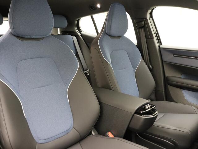 Volvo EX30 Extended Range Core 69 kWh / DIRECT LEVERBAAR / NIEUW / CLIMATE / METALLIC LAK /