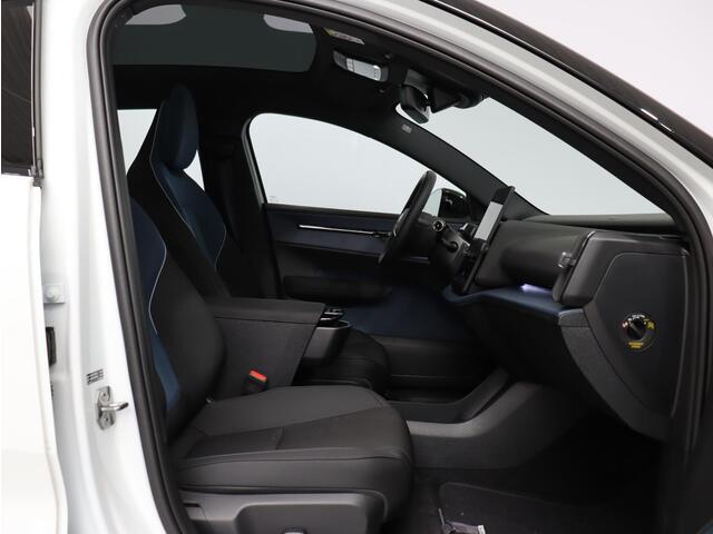 Volvo EX30 Twin Motor Performance Ultra 69 kWh / Pano. dak / Elek. verstelbare stoelen / 360 camera / Pilot assist /