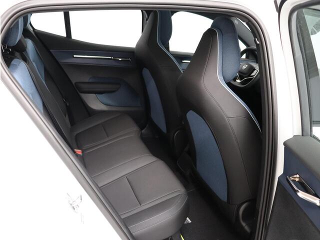 Volvo EX30 Twin Motor Performance Ultra 69 kWh / Pano. dak / Elek. verstelbare stoelen / 360 camera / Pilot assist /