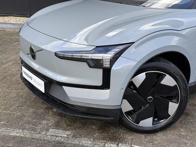 Volvo EX30 Twin Motor Performance Ultra 69 kWh / Panoramadak / Adaptive Cruise / 360 camera / Stoel en stuurverwarming / Getint glas / Keyless / Harman Kardon / Elektrisch bedienbare bestuurders stoel /