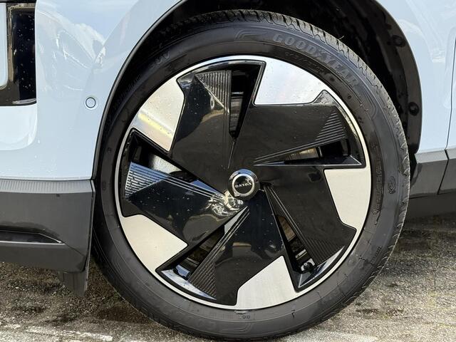 Volvo EX30 Twin Motor Performance Ultra 69 kWh / Panoramadak / Adaptive Cruise / 360 camera / Getint glas / Keyless / Harman Kardon / Elektrisch bedienbare bestuurders stoel /