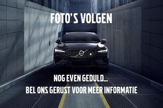 Volvo EX30 Twin Motor Performance Ultra 69 kWh / 360 graden camera / Pilot assist / Park assist / Panoramadak / Voorstoelen en stuurwiel verwarmd / Elektrisch verstelbare stoelen /
