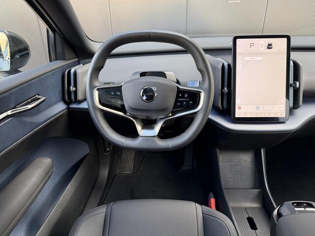Volvo EX30 Twin Motor Performance Ultra 69 kWh / Panoramadak / Adaptive Cruise / 360 camera / Trekhaak / Stoel en stuurverwarming / Getint glas / Keyless / Harman Kardon / Elektrisch bedienbare bestuurders stoel /