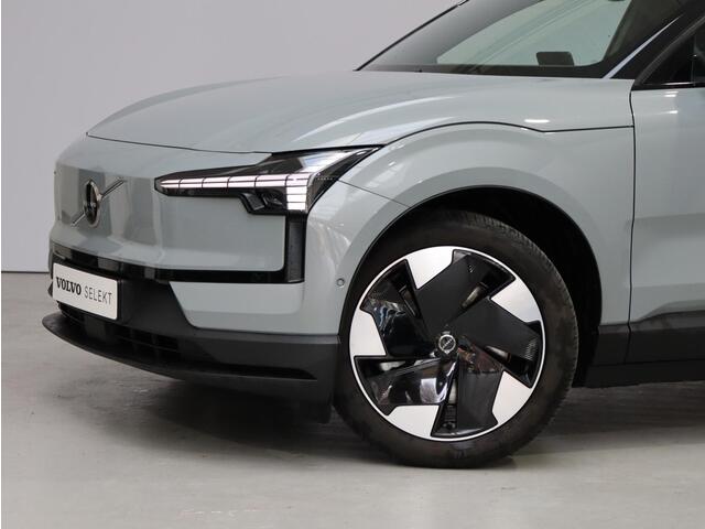 Volvo EX30 Twin Motor Performance Ultra 69 kWh / Pano. dak / Elek. verstelbare stoelen / Stuur+stoelverwarming / 360 camera / Pilot assist /