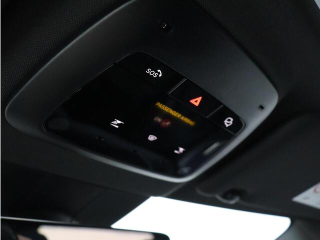 Volvo EX30 Twin Motor Performance Ultra 69 kWh / Pano. dak / Elek. verstelbare stoelen / Stuur+stoelverwarming / 360 camera / Pilot assist /