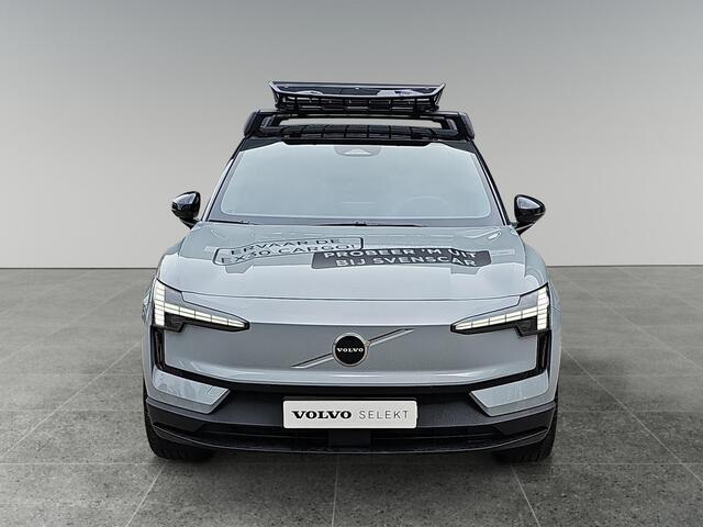 Volvo EX30 Single Motor Extended Range Plus 69 kWh | Cargo | Imperiaal | EUR 36070 ex. BTW|Extra getint glas | Trekhaak |