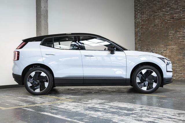 Volvo EX30 Single Motor Extended Range Plus | Elektrisch verstelbare voorstoelen | Stoel- en stuurverwarming | Google Infotainment | Harman Kardon soundbar | Elektrisch bedienbare achterklep