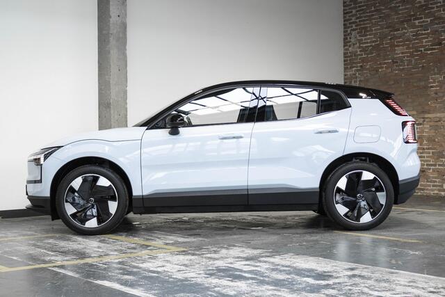 Volvo EX30 Single Motor Extended Range Plus | Elektrisch verstelbare voorstoelen | Stoel- en stuurverwarming | Google Infotainment | Harman Kardon soundbar | Elektrisch bedienbare achterklep