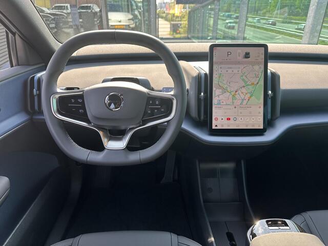Volvo EX30 Single Motor Extended Range Plus 69 kWh / Extra getinte ramen vanaf A-stijl / Adaptive cruise / Pilot assist / Google / BLIS / Draadloze oplader / Harman-Kardon / Autom. achterklep / Parkeercamera / 19'' /