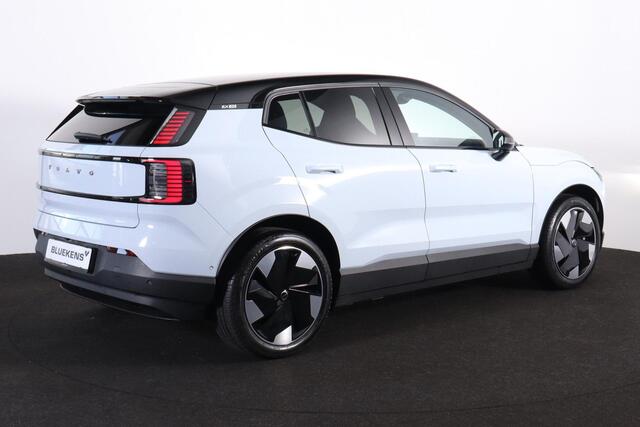 Volvo EX30 Twin Motor Performance Ultra 69 kWh - Panoramadak - Climate Pack - 360º Camera - Harman/Kardon audio - Parkeersensoren voor & achter - Extra getint glas - 19' LMV