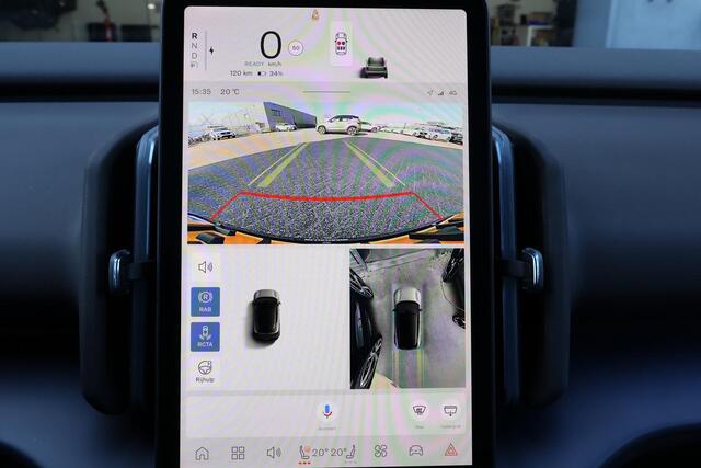 Volvo EX30 Twin Motor Performance Ultra 69 kWh - Panoramadak - Climate Pack - 360º Camera - Harman/Kardon audio - Parkeersensoren voor & achter - Extra getint glas - 19' LMV