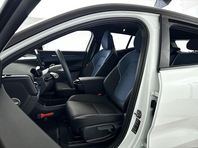 Volvo EX30 Single Motor Extended Range Plus 69 kWh | Harman Kardon | Parkeercamera | Stoel- en stuuverwarming