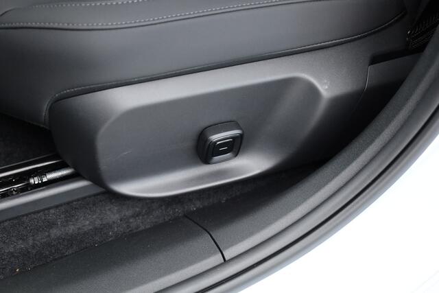 Volvo EX30 Single Motor Extended Range Ultra 69 kWh | Pano | Stoel- Stuurverw. | 360cam | Pilot Assist | Harman Kardon
