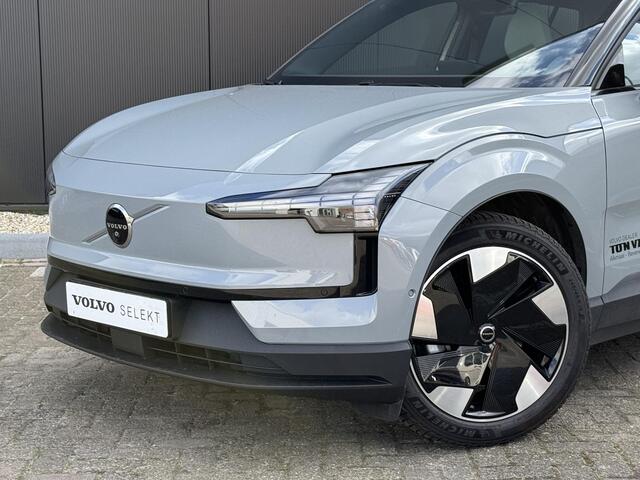 Volvo EX30 Single Motor Extended Range Ultra 69 kWh Breeze bekleding panorama dak 360 camera 19 inch
