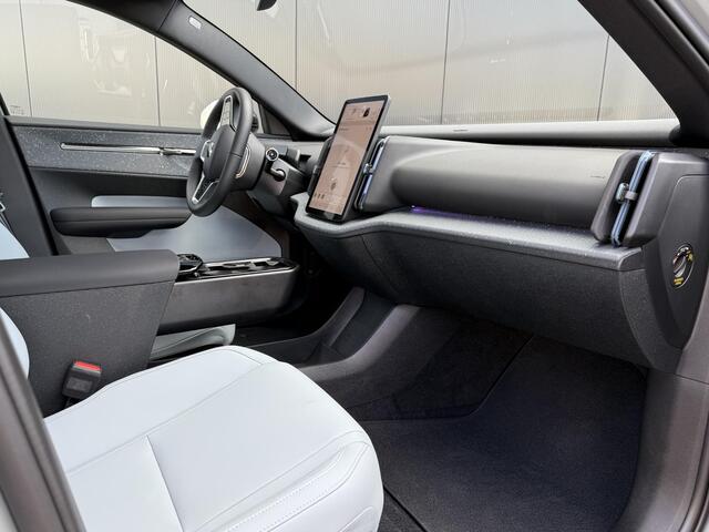Volvo EX30 Single Motor Extended Range Ultra 69 kWh Breeze bekleding panorama dak 360 camera 19 inch