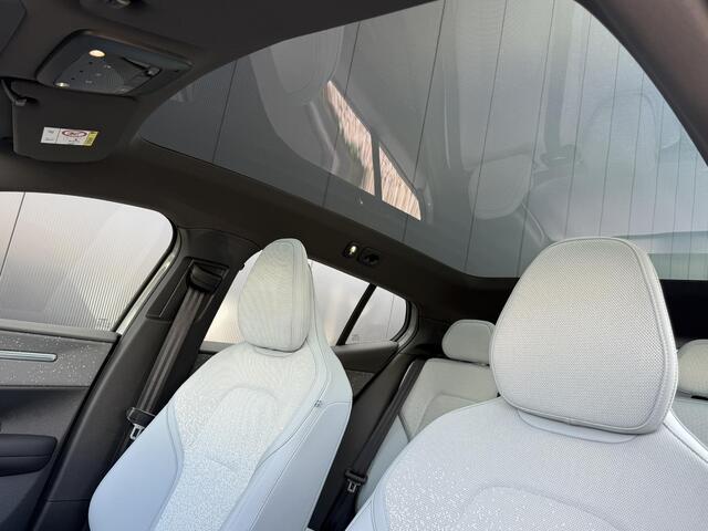 Volvo EX30 Single Motor Extended Range Ultra 69 kWh Breeze bekleding panorama dak 360 camera 19 inch