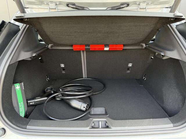 Volvo EX30 Single Motor Extended Range Ultra 69 kWh Breeze bekleding panorama dak 360 camera 19 inch