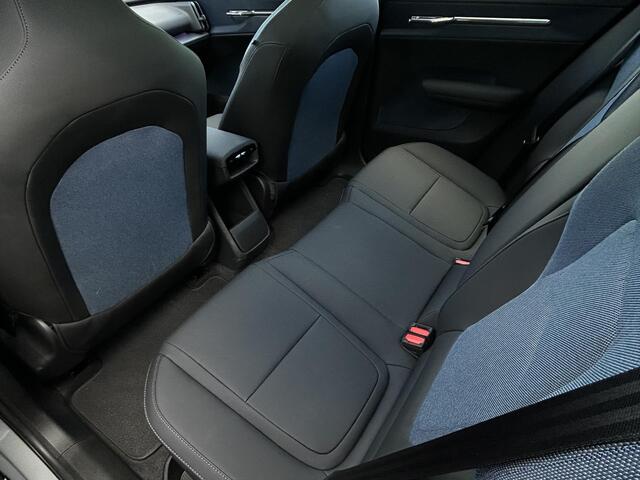 Volvo EX30 Twin Motor Performance Ultra 69 kWh Panorama dak, electr. verstelbare stoelen voor, Harman-Kardon premium audio, 360Gr Parkeer camera