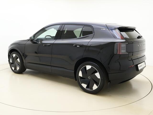 Volvo EX30 Extended Range Ultra 69 kWh / Panoramadak / 360 Camera / Elektr. Stoelen / 19'' / ACC / BLIS / Getint glas / H&K Audio / 22kw Boordlader / Elektr. Achterklep /