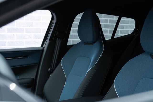 Volvo EX30 Single Motor Extended Range Ultra 69 kWh | Adaptieve Cruise Control | Extra getint glas | 360 Graden camera | Harman Kardon audio | Keyless