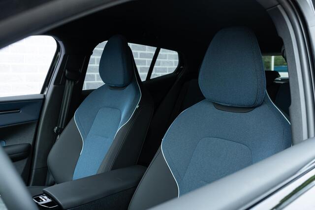 Volvo EX30 Single Motor Extended Range Ultra 69 kWh | Adaptieve Cruise Control | Extra getint glas | 360 Graden camera | Harman Kardon audio | Keyless