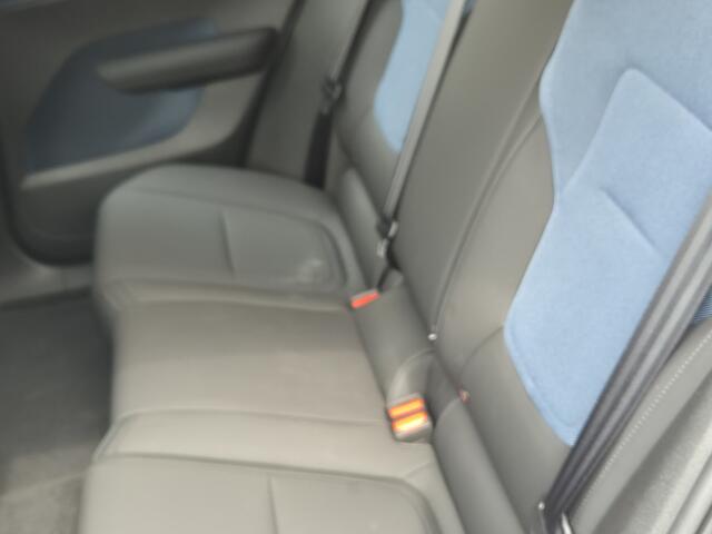 Volvo EX30 11.000km lichteschade Single Motor Plus 272pk 51 kWh zeer mooi 2024 nieuwstaat [op de deuk na]