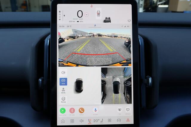 Volvo EX30 Extended Range Ultra 69 kWh - Panoramadak - Adaptive Cruise Control - 360º Camera - Harman/Kardon audio - Verwarmde voorstoelen & stuur - Elektr. bedienb. voorstoelen - Extra getint glas - 20' LMV