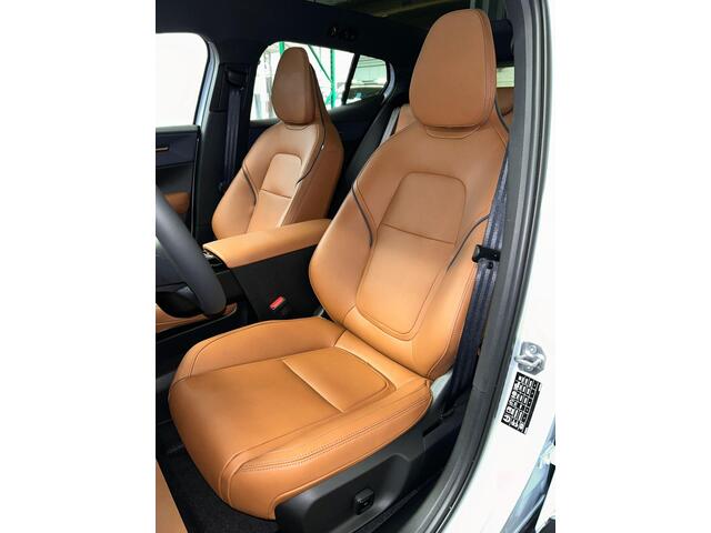 Volvo EX30 Extended Range Plus | Getinte Ramen | 20 Inch | Stoelverwarming | nieuw uit voorraad | Gratis laadpaal!