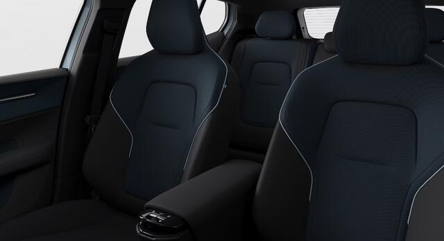 Volvo EX30 272PK Ext. Range Plus Nu van ¤47.150 Voor ¤39.650! / Adaptieve Cruise Control/ Dodehoek Detectie / Parkeersensoren/ Achteruitrijcamera/ Warmtepomp/ Google Services/