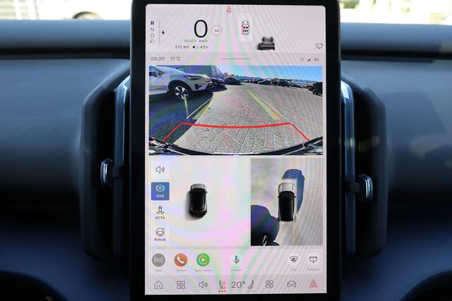 Volvo EX30 Extended Range Ultra 69 kWh - Panoramadak - Climate Pack - Adaptive Cruise Control - Parkeersensoren voor & achter - Extra getint glas - 19' LMV