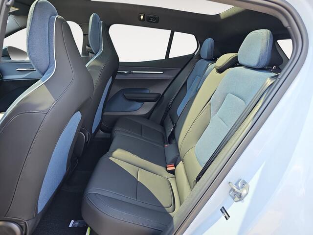 Volvo EX30 Twin Motor Performance Ultra 69 kWh | Elektrisch verstelbare voorstoelen | AWD | Keyless Entry | Panoramadak