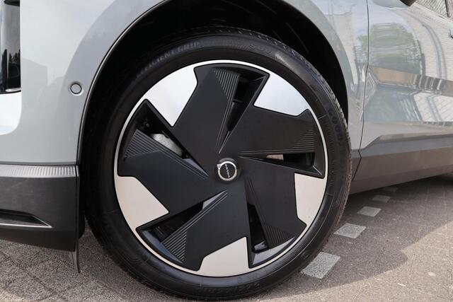 Volvo EX30 Twin Motor Performance Ultra 69 kWh | Stoel & Stuurverwarming | 360-Camera | Panoramadak | Pilot Assist |