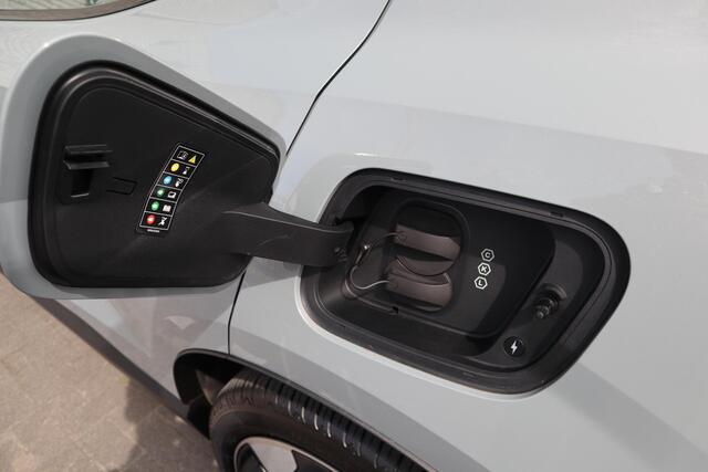 Volvo EX30 Twin Motor Performance Ultra 69 kWh | Stoel & Stuurverwarming | 360-Camera | Panoramadak | Pilot Assist |