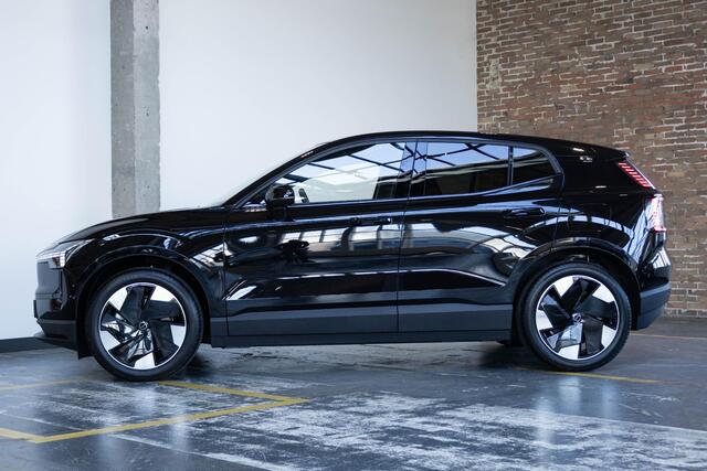 Volvo EX30 Single Motor Extended Range Plus | Premium Audio by Harman Kardon | Keyless Entry | Achteruitrijcamera | Parkeersensoren V+A | Getint Glas Achter | Pilot Assist | Adaptieve Cruise Control | Draadloze Telefoonlader | Navigatiesysteem | Rijstrooksensor Met 