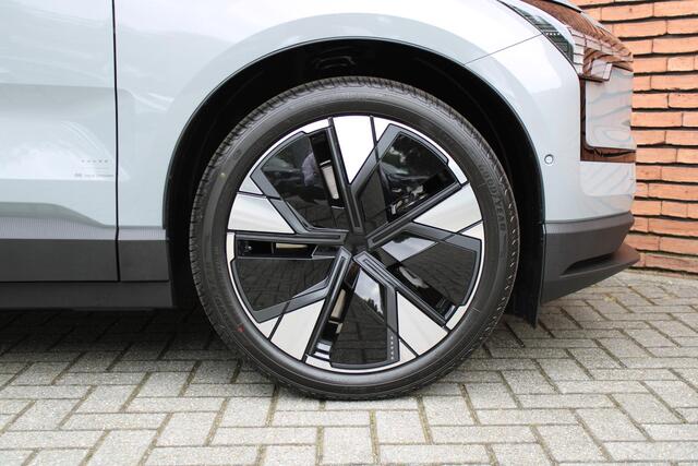 Volvo EX30 Twin Motor Performance Ultra | Verwarmbare Voorstoelen | 20" Aero Velgen | Getint Glas Achter | Panorama Dak | 360 Graden Camera | Parkeersensoren | Navigatiesysteem | Harman Kardon Premium Audio | Apple Carplay/Android Auto | Adaptieve Cruise Control | D
