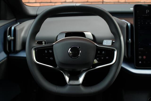 Volvo EX30 Twin Motor Performance Ultra | Verwarmbare Voorstoelen | Panorama Dak | 360 Graden Camera | Parkeersensoren | Navigatiesysteem | Harman Kardon Premium Audio | Apple Carplay/Android Auto | Adaptieve Cruise Control | Dodehoekdetectie Met Correctie | Electro