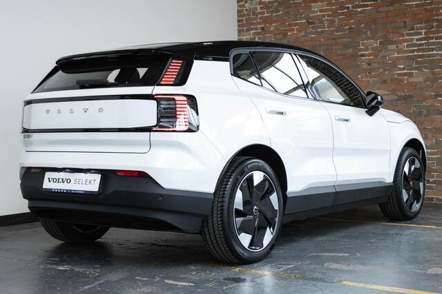 Volvo EX30 Single Motor Extended Range Plus 69 kWh | Harman Kardon audio | Stoelverwarming | Stuurwielverwarming | Google infotainment | Apple carplay/android auto | Parkeercamera | Parkeersensoren voor + achter