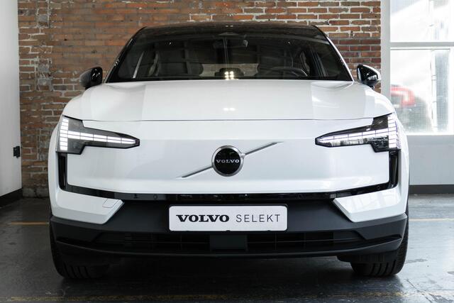 Volvo EX30 Single Motor Extended Range Plus 69 kWh | Harman Kardon audio | Stoelverwarming | Stuurwielverwarming | Google infotainment | Apple carplay/android auto | Parkeercamera | Parkeersensoren voor + achter