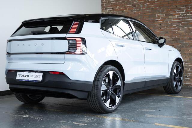 Volvo EX30 Single Motor Extended Range Plus 69 kWh | Harman Kardon Premium audio | Electrische bedienbare voorstoelen | Stoelverwarming | Stuurwielverwarming | Google infotainment | 20'' Lichtmetalen velgen | Warmtepomp |