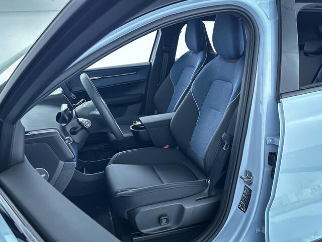 Volvo EX30 Twin Motor Performance Ultra 69 kWh | Panoramadak | 360º camera | Stoel- en stuurverwarming | Harman Kardon