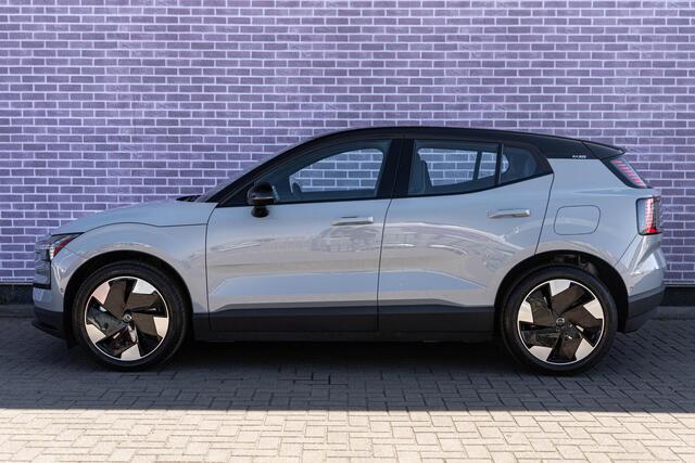 Volvo EX30 Twin Motor Performance Ultra AWD | Stoel-/stuurverwarming | 360 Camera | Elektr. stoelverstelling | Harman Kardon | Keyless | Warmtepomp | Adaptive Cruise | Panoramadak