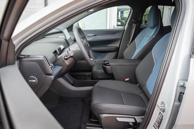 Volvo EX30 Single Motor Extended Range Core 69 kWh | Adaptieve Cruise Control | Stoel + stuurverwarming | Donker glas | Parkeercamera
