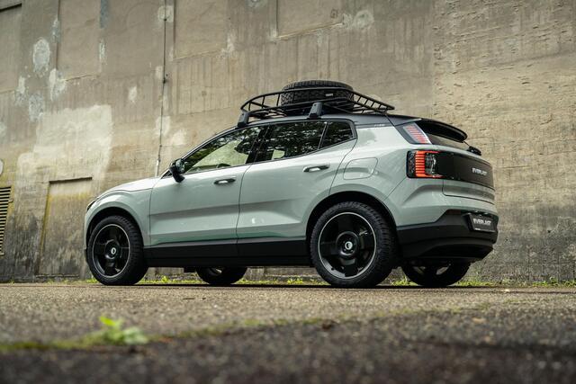 Volvo EX30 Extended Range Plus EVERLAST OUTLAND | EX30 Cross Country | 19" OFF ROAD velgen | Trekhaak | Stoel/stuurverwarming | Parkeercamera