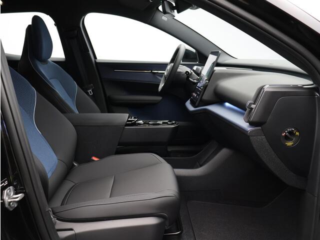 Volvo EX30 Single Motor Extended Range Plus 69 kWh / 20" Wielen / Harman Kardon / Adaptive Cruise / BLIS / Pilot Assist / Parkeercamera / Keyless /