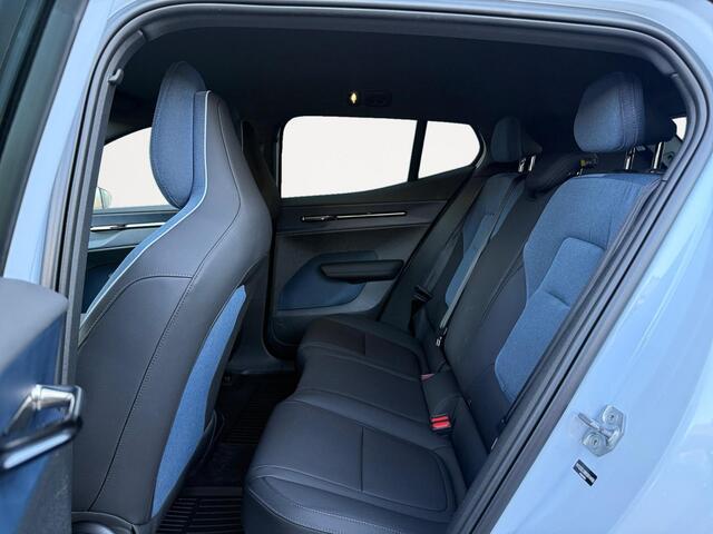 Volvo EX30 Single Motor Extended Range Plus 69 kWh | Extra getint glas | Harman/Kardon Audio | Keyless Entry | Elektrische achterklep |